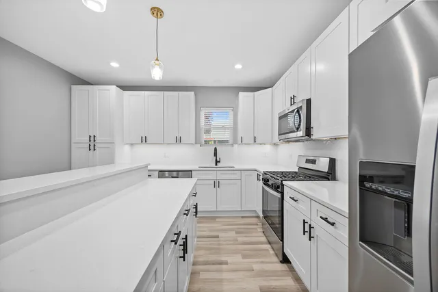 $269,900 | 209 North Hunter Street, Thornton, IL 60476