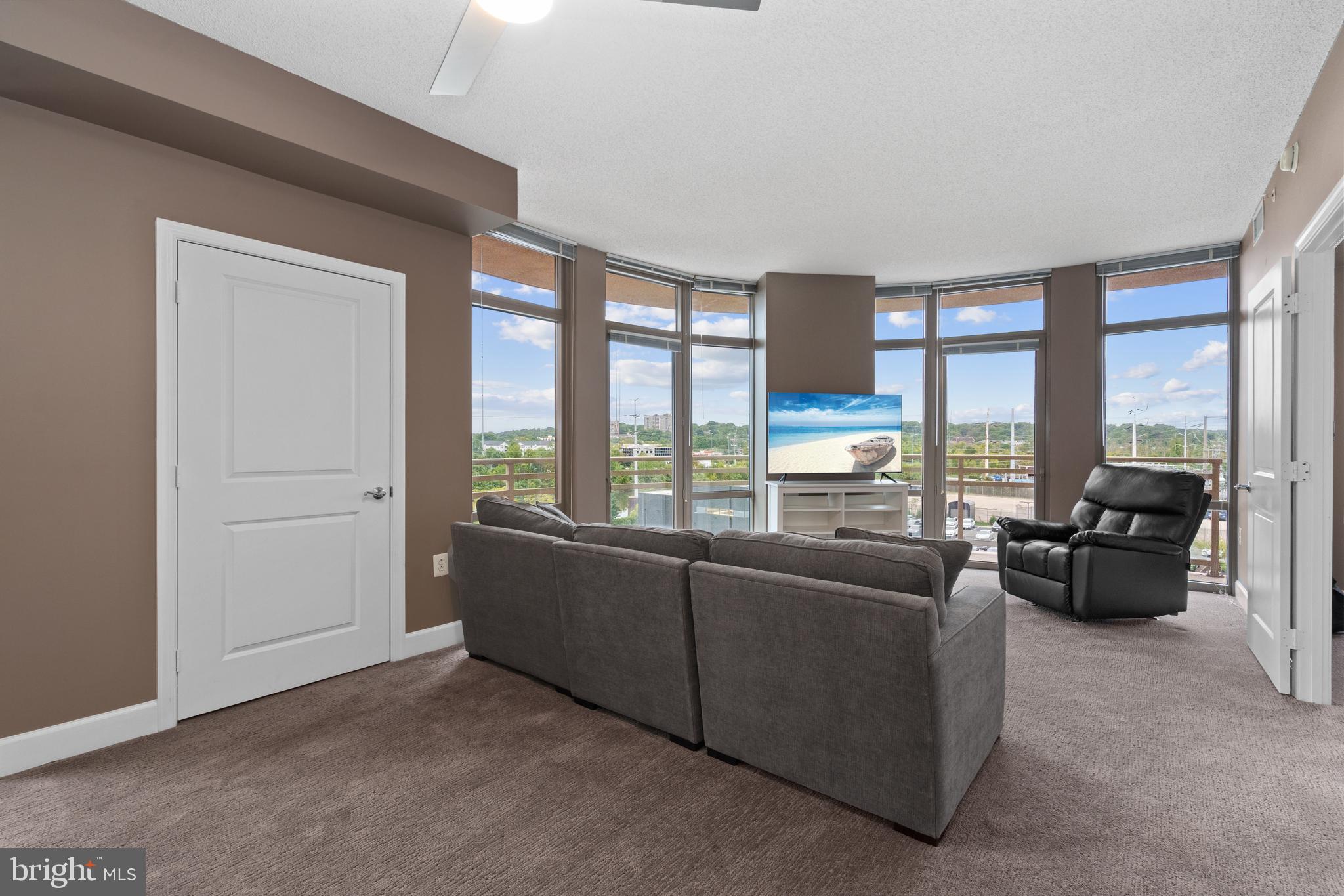 3600 South Glebe Road, Unit 401W Arlington, VA 22202 - Photo 3 of 27 Gallery Image 3