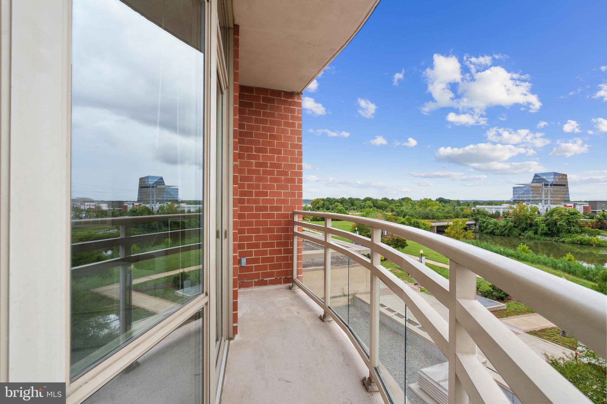 3600 South Glebe Road, Unit 401W Arlington, VA 22202 - Photo 4 of 27 Gallery Image 4