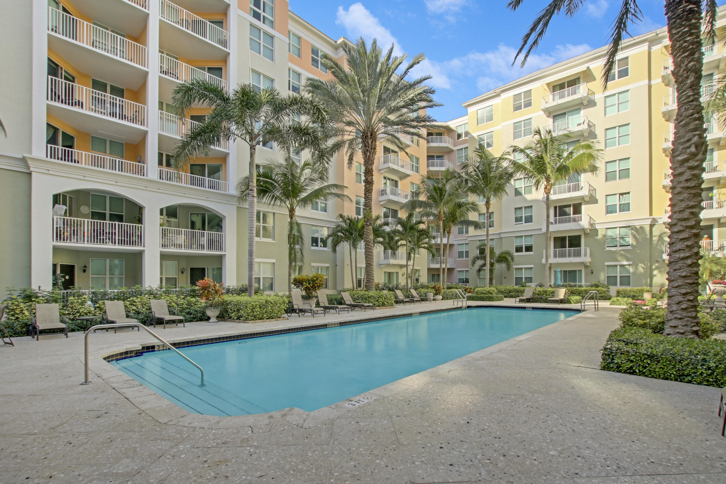 804 East Windward Way, Unit PH 21 Lantana, FL 33462 - Photo 33 of 46 a view of a building with a yard