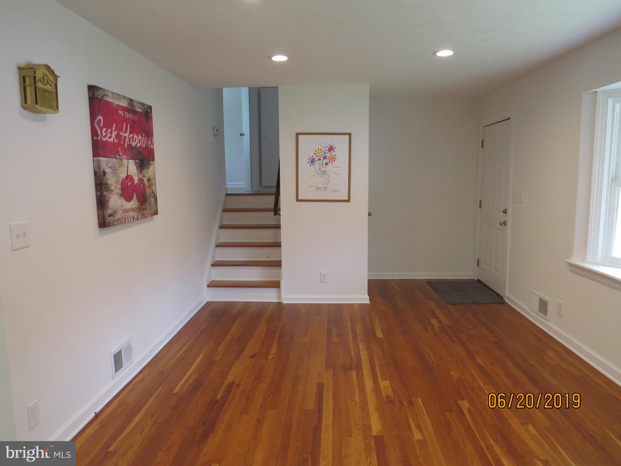 25 Miry Brook Road Hamilton, NJ 08690 - Photo 4 of 50 Living Room