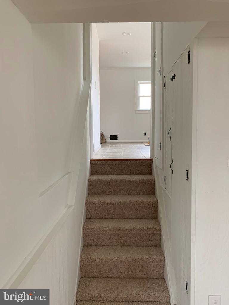 25 Miry Brook Road Hamilton, NJ 08690 - Photo 34 of 50 Stairs from Kitchen to lower level Family Room