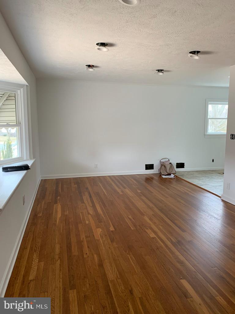 25 Miry Brook Road Hamilton, NJ 08690 - Photo 7 of 50 Living Room