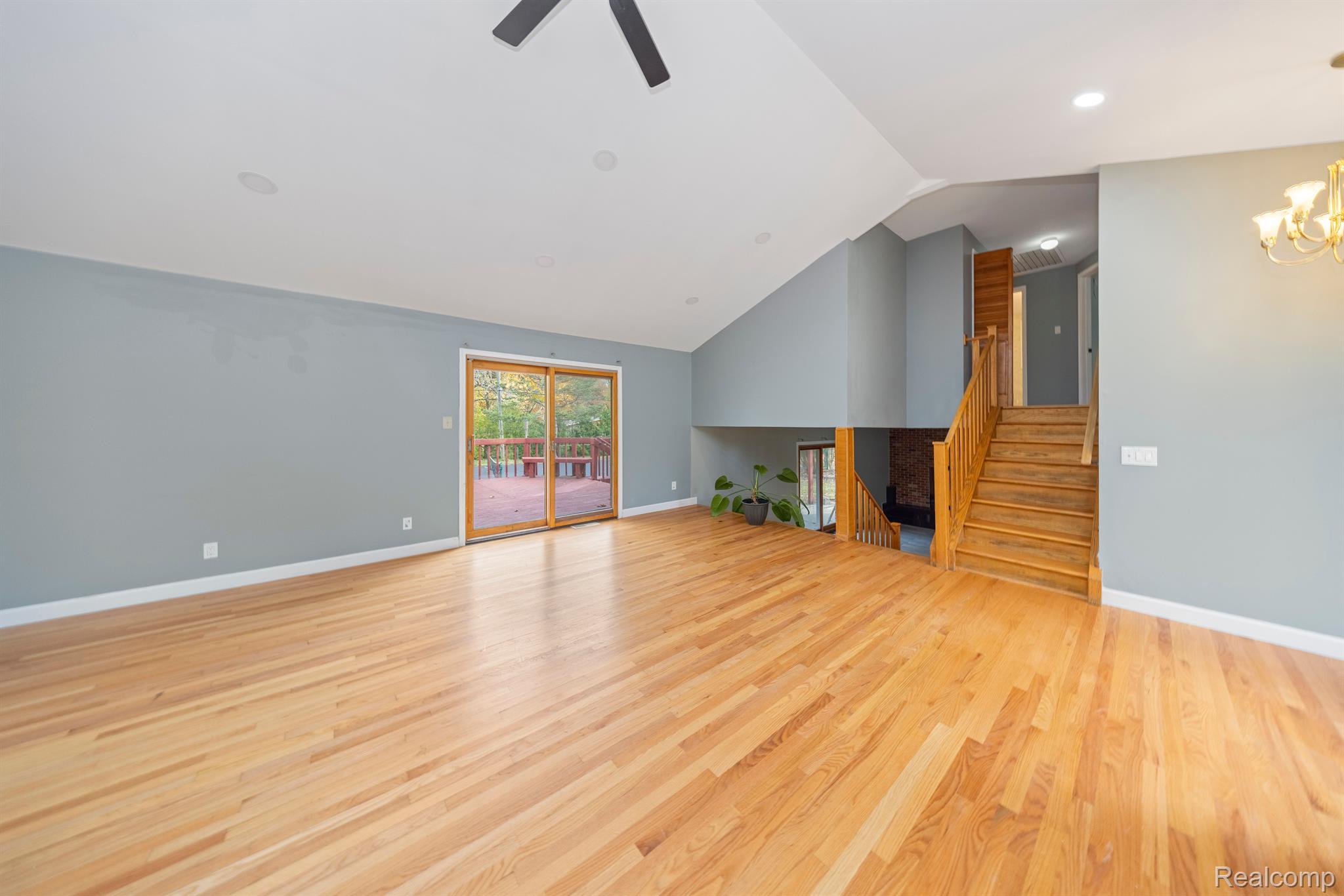 5731 Farmington Road West Bloomfield, MI 48322 - Photo 21 of 54 Great Room to Upstairs Bedrooms or LL Family Room