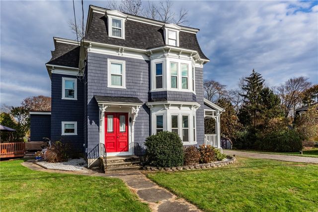 $500,000 | 357 North Main Street, North Smithfield, RI 02896