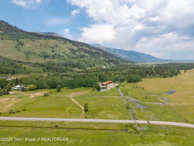 $7,200,000 | 11 Triangle Q Ranch Road, Wilson, WY 83014