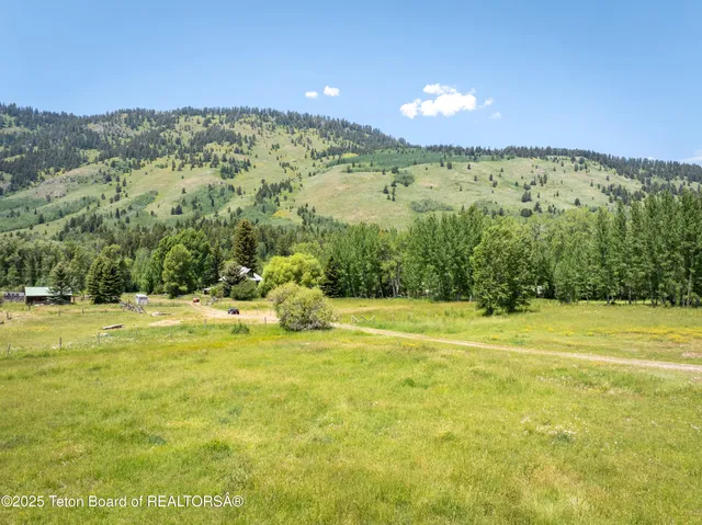 $7,200,000 | 11 Triangle Q Ranch Road, Wilson, WY 83014