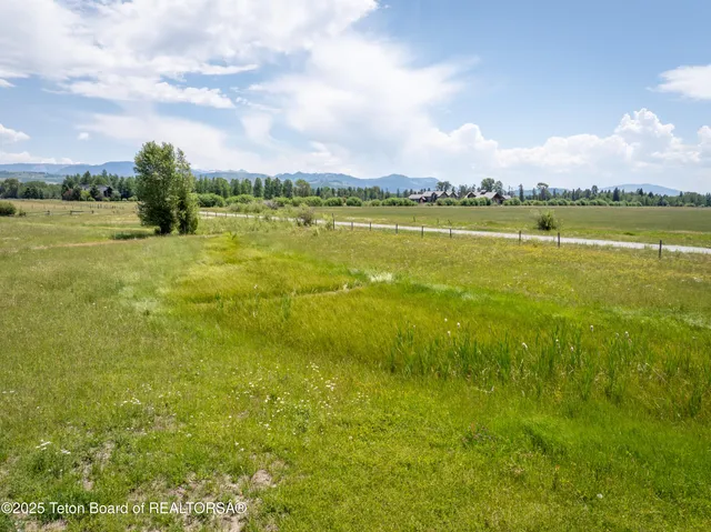 $7,200,000 | 11 Triangle Q Ranch Road, Wilson, WY 83014