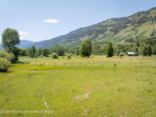 $7,200,000 | 11 Triangle Q Ranch Road, Wilson, WY 83014