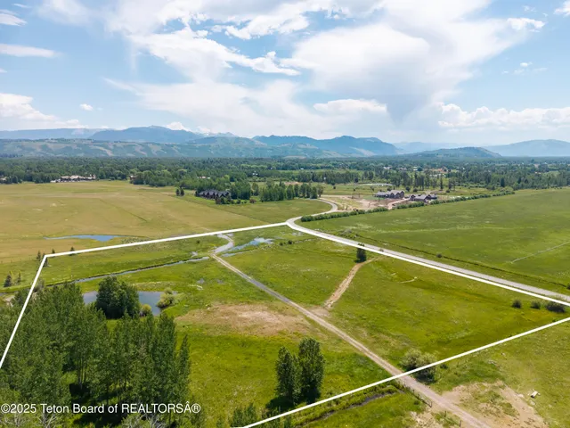 $7,200,000 | 11 Triangle Q Ranch Road, Wilson, WY 83014