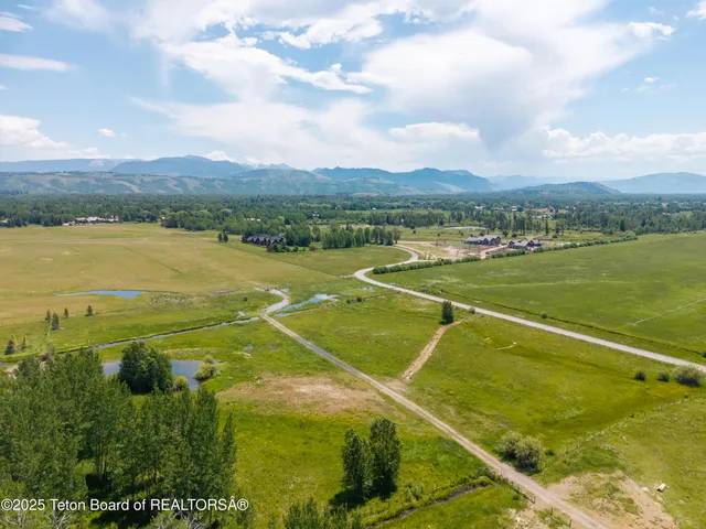 $7,200,000 | 11 Triangle Q Ranch Road, Wilson, WY 83014