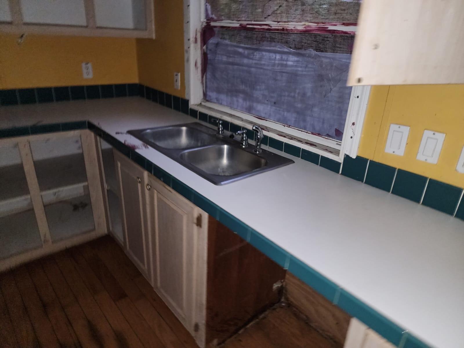 3 Brandon Road Huntsville, TX 77320 - Photo 6 of 16 Kitchen Sink area.