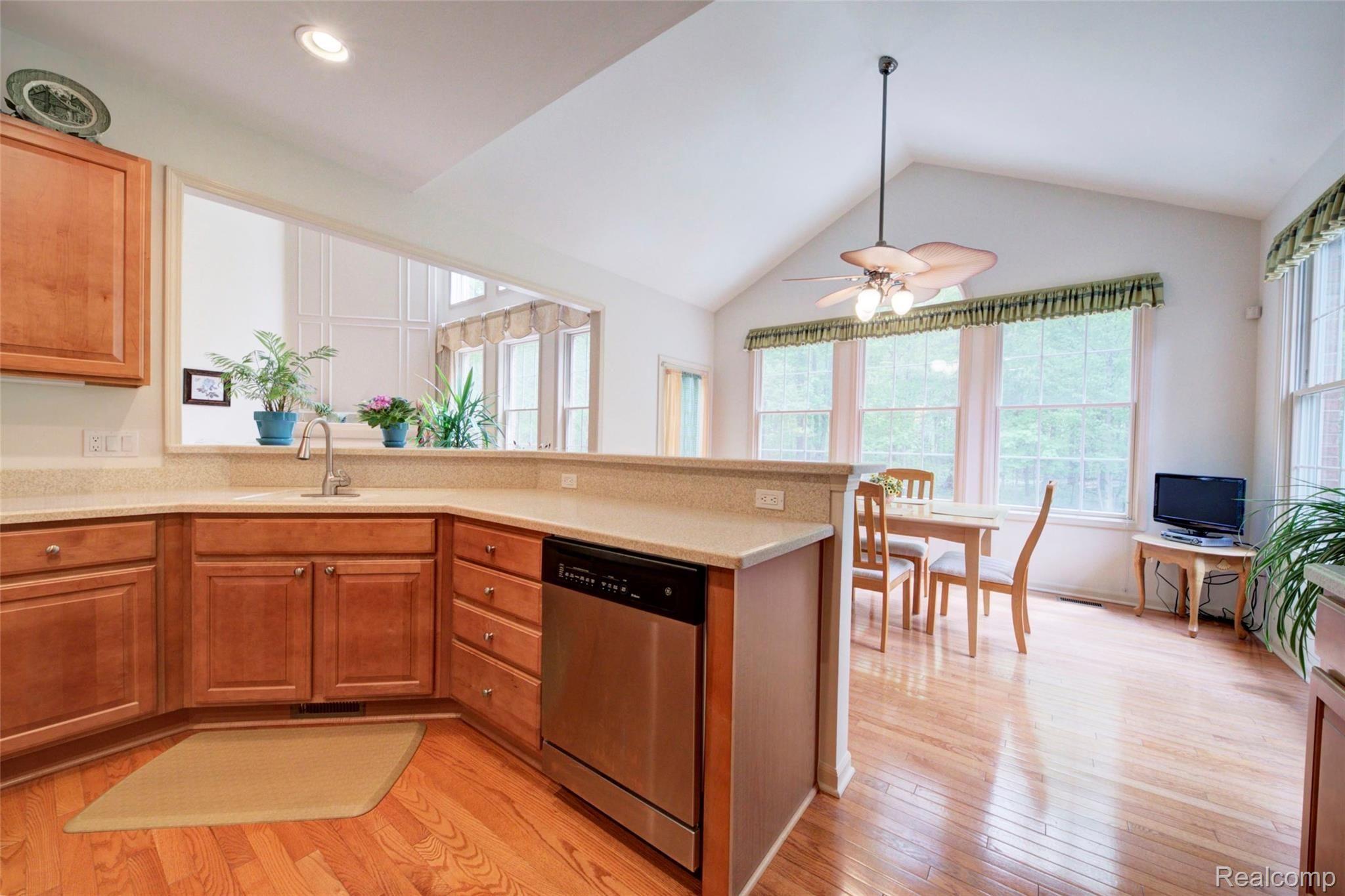 1517 Trinity Road Canton, MI 48187 - Photo 27 of 65 22 Kitchen.jpg