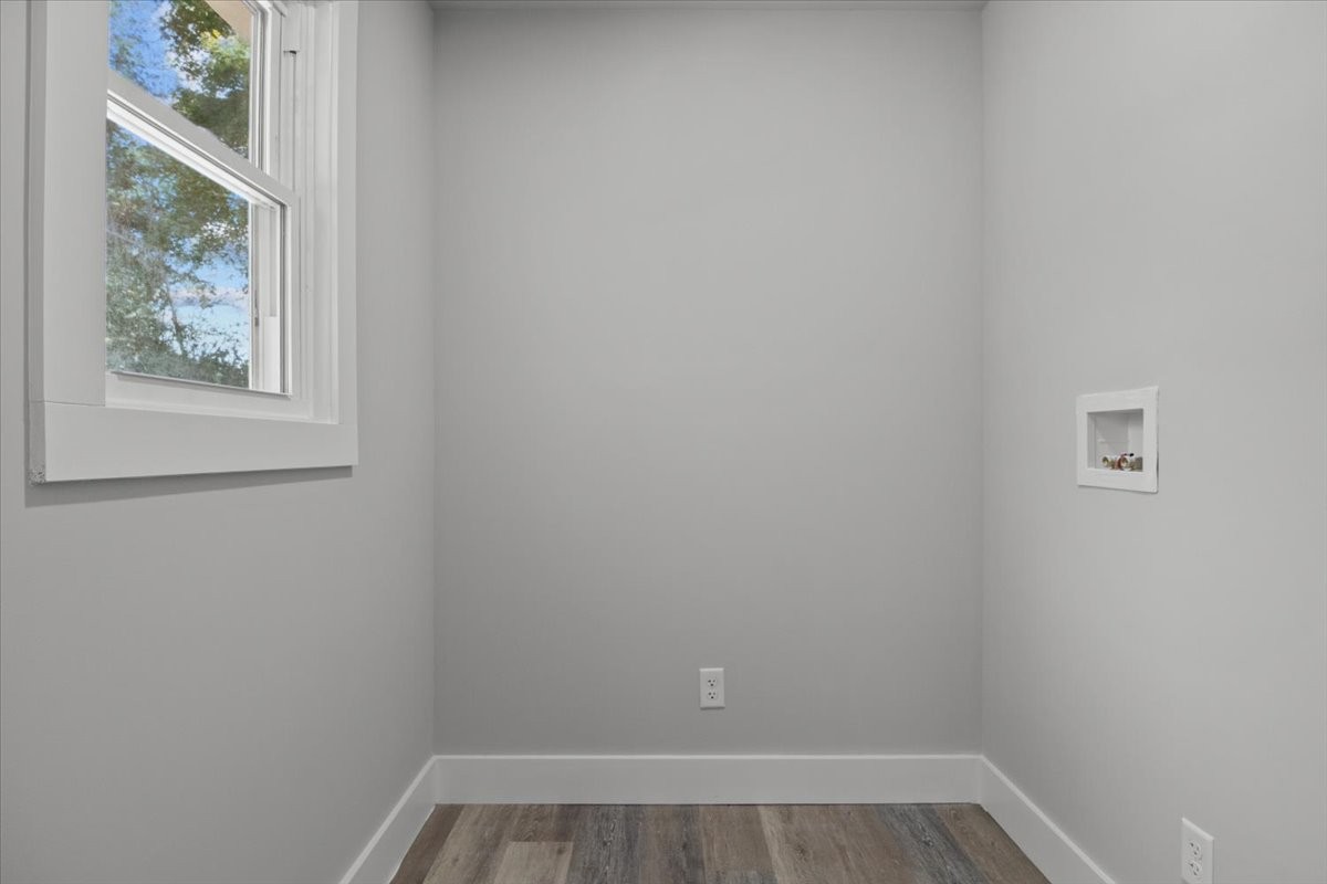 422 High Street Dickson, TN 37055 - Photo 26 of 58 a view of a small space with window