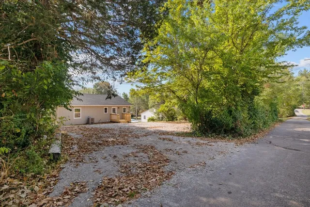 $365,000 | 422 High Street, Dickson, TN 37055