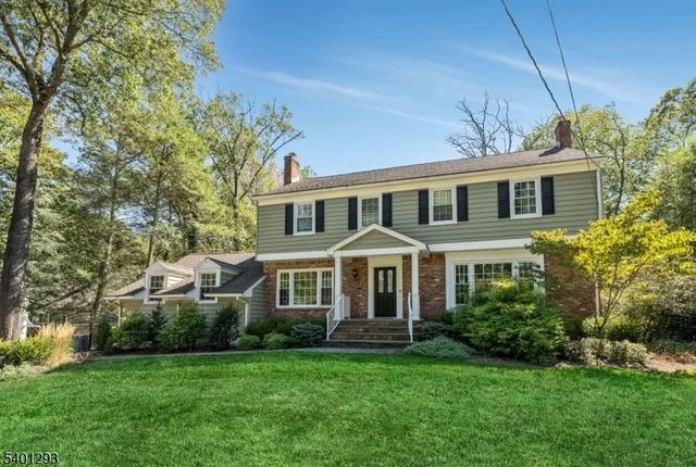 $979,900 | 525 Pines Lake Drive, Wayne, NJ 07470