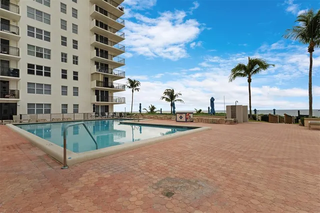 $300,000 | 1147 Hillsboro Mile, Unit 307, Hillsboro Beach, FL 33062