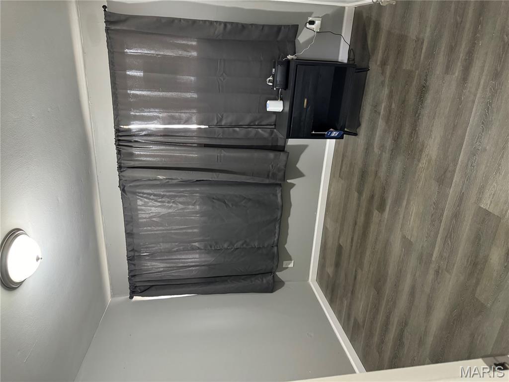 805 Derhake Road Florissant, MO 63033 - Photo 4 of 8