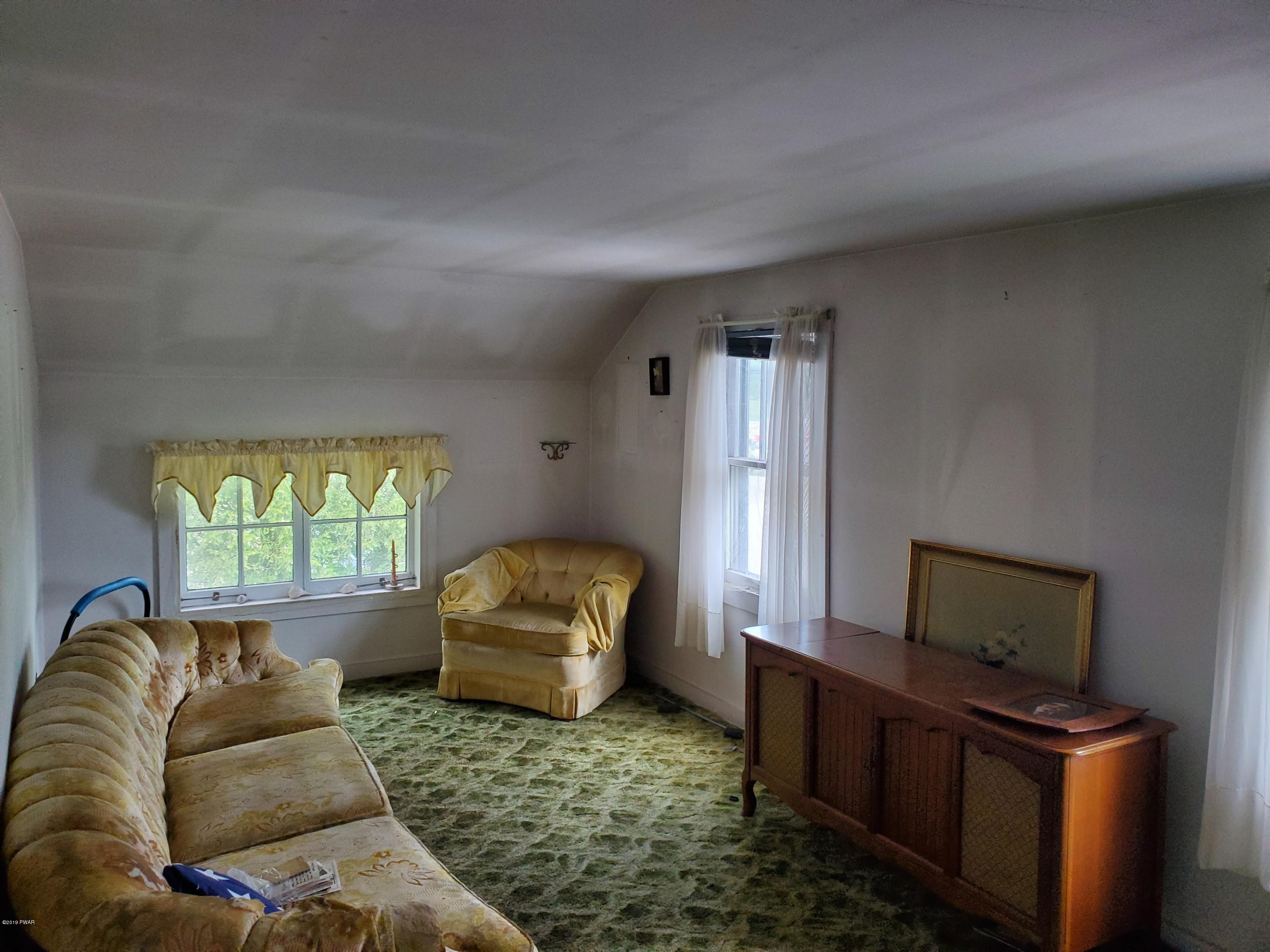 1007 Main Street Newfoundland, PA 18445 - Photo 2 of 15