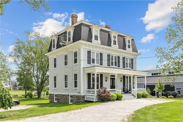 $312,000 | 2951 East Main Road, Unit 4, Portsmouth, RI 02871