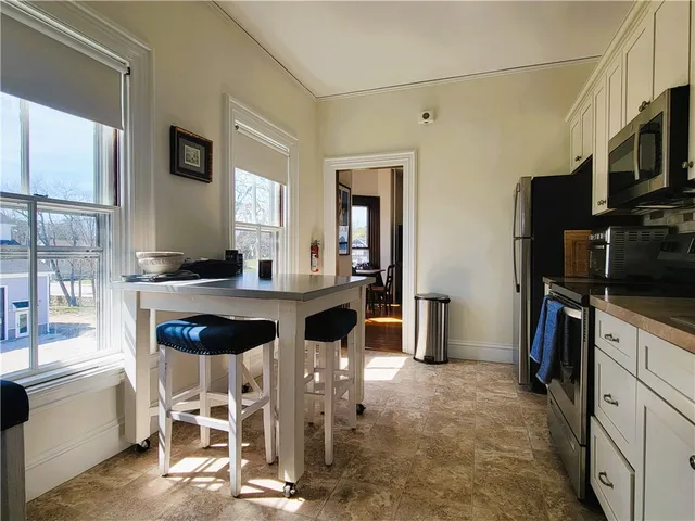 $312,000 | 2951 East Main Road, Unit 4, Portsmouth, RI 02871