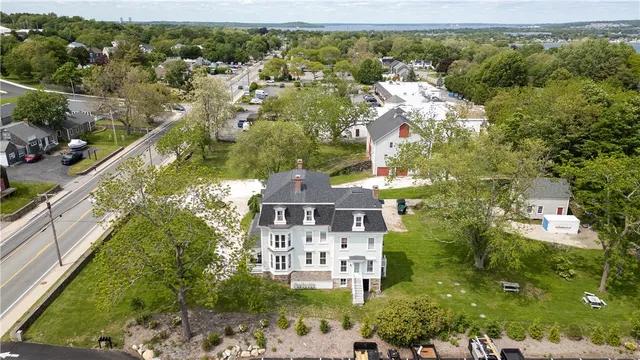 $312,000 | 2951 East Main Road, Unit 4, Portsmouth, RI 02871