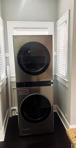 a close up view of washer and dryer