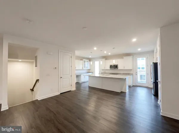 $836,000 | 8124 Bock Farm Place, Alexandria, VA 22306