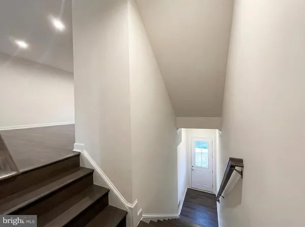 $836,000 | 8124 Bock Farm Place, Alexandria, VA 22306