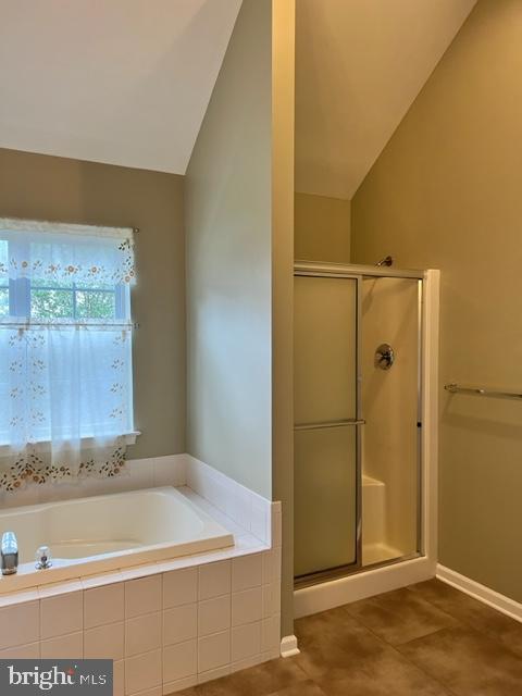 271 West Branch Road Oxford, PA 19363 - Photo 18 of 42 a bathroom with a bathtub