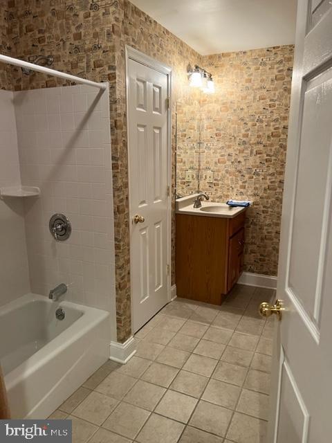 271 West Branch Road Oxford, PA 19363 - Photo 35 of 42 a bathroom with a bathtub and shower