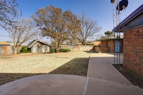 $412,500 | 1301 East Tate Street, Brownfield, TX 79316