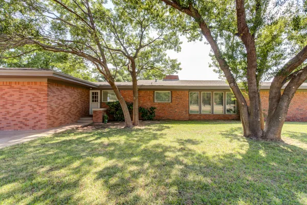 $412,500 | 1301 East Tate Street, Brownfield, TX 79316