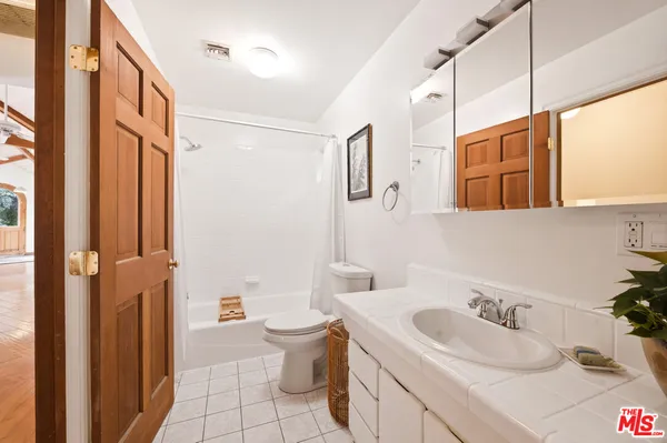 $5,000 | 1671 1/2 Happy Trail, Topanga, CA 90290