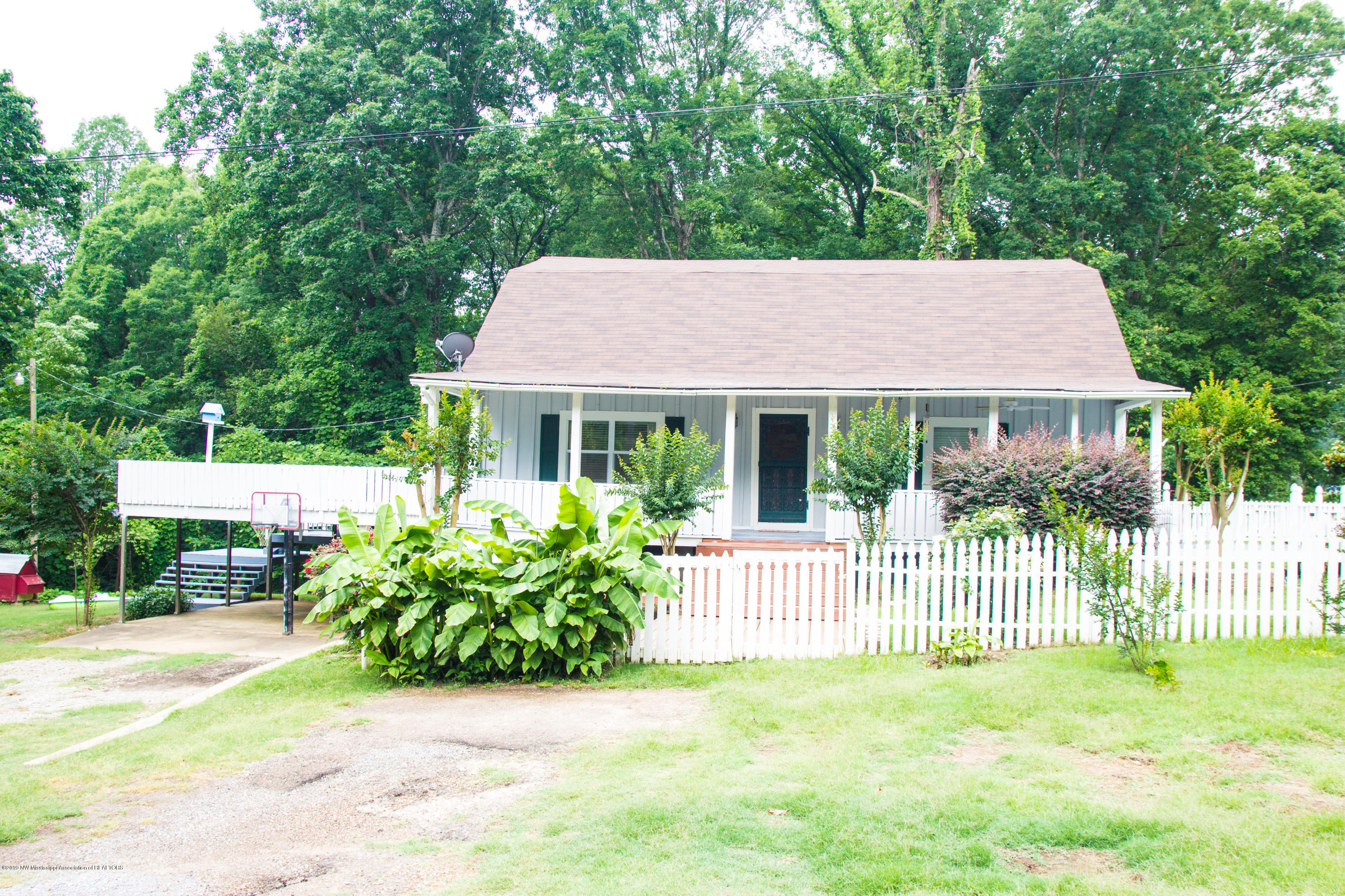 11399 High Road Hernando, MS 38632 - Photo 2 of 34 IMG_3162