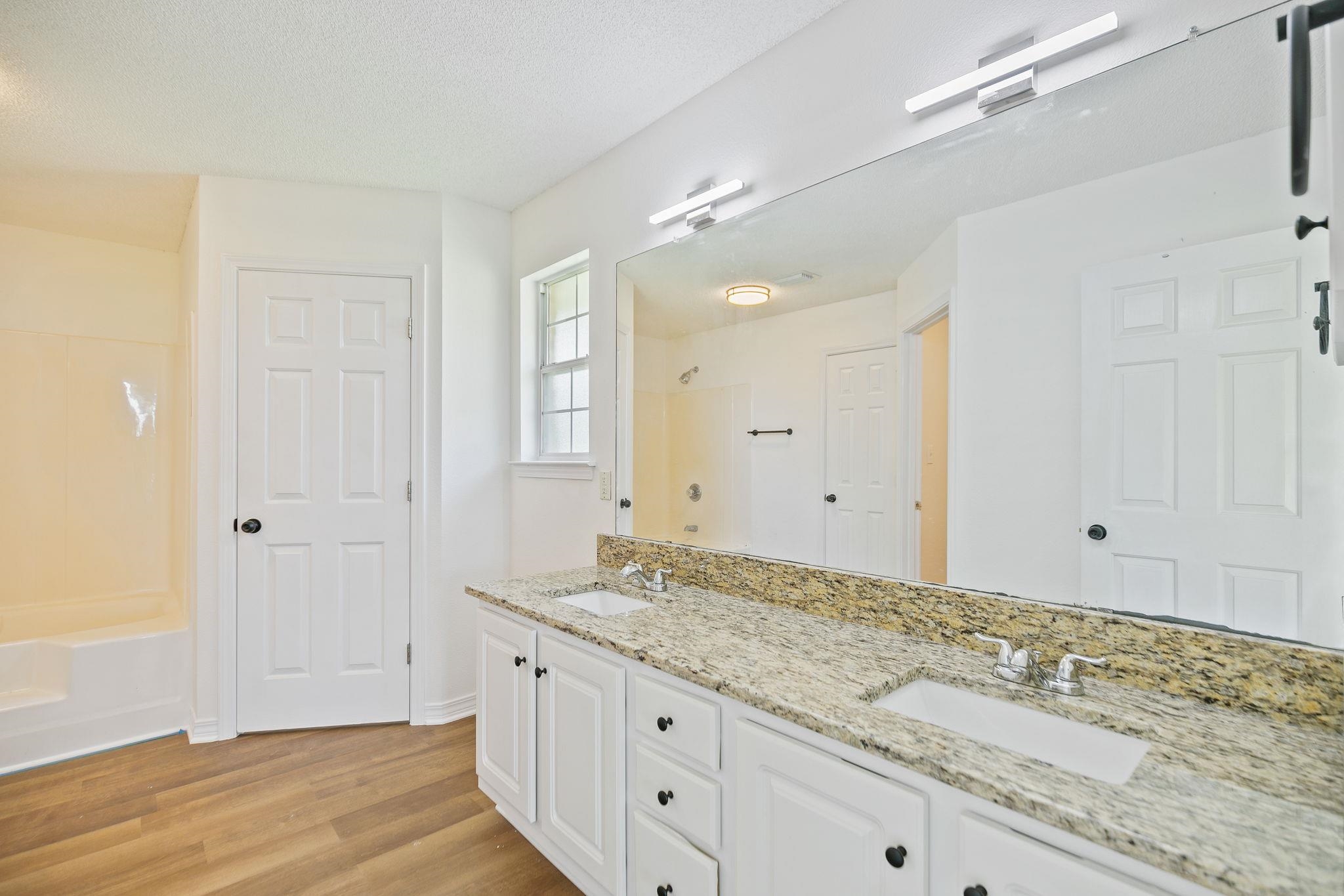 23676 Sparrows Point Daphne, AL 36526 - Photo 31 of 56 Bathroom