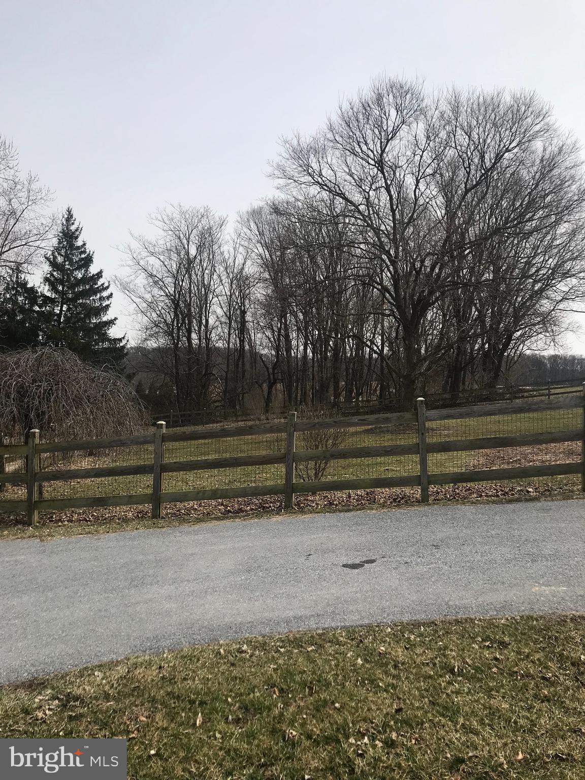 413 North Springdale Road Westminster, MD 21158 - Photo 2 of 9 Circular driveway