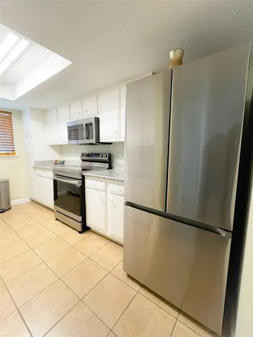 $1,250 | 6551 South Briar Bayou Drive, Houston, TX 77072