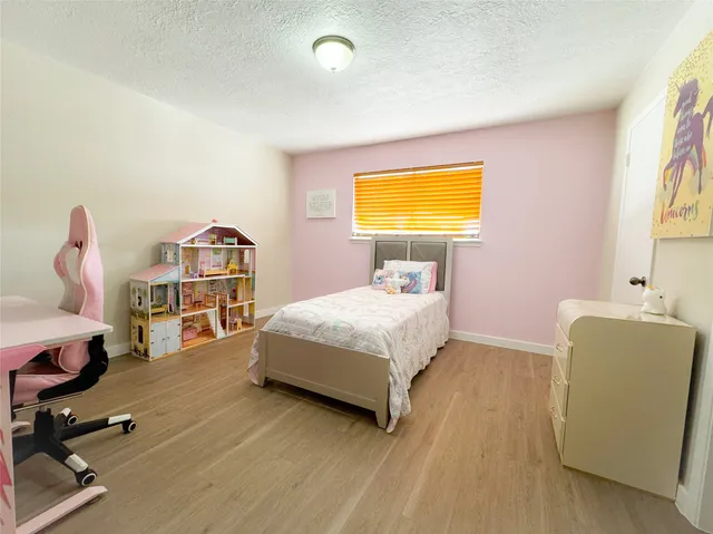 $1,250 | 6551 South Briar Bayou Drive, Houston, TX 77072