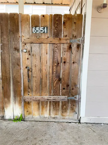 $1,250 | 6551 South Briar Bayou Drive, Houston, TX 77072