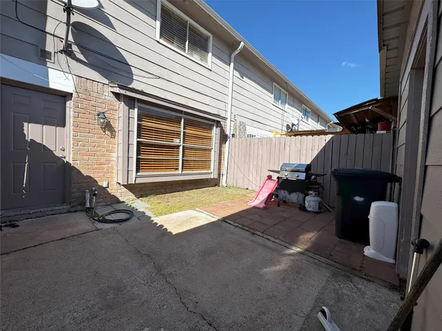 $1,250 | 6551 South Briar Bayou Drive, Houston, TX 77072