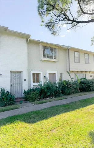 $1,250 | 6551 South Briar Bayou Drive, Houston, TX 77072