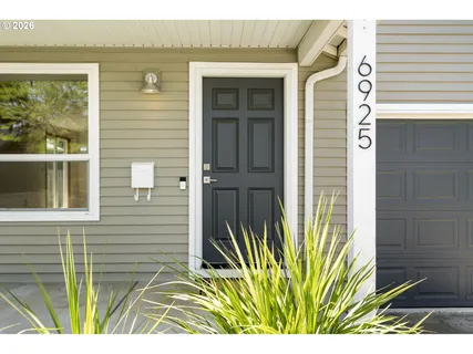 $460,000 | 6925 Southeast 65th Avenue, Portland, OR 97206