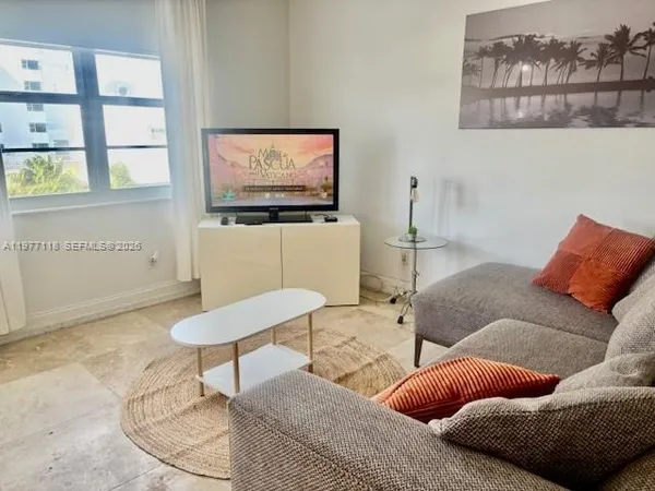 $2,400 | 100 Lincoln Road, Unit 531, Miami Beach, FL 33139