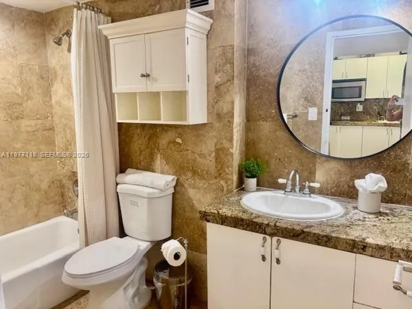 $2,400 | 100 Lincoln Road, Unit 531, Miami Beach, FL 33139