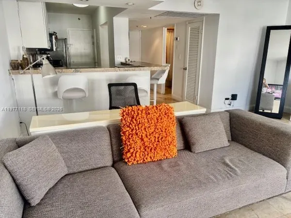 $2,400 | 100 Lincoln Road, Unit 531, Miami Beach, FL 33139