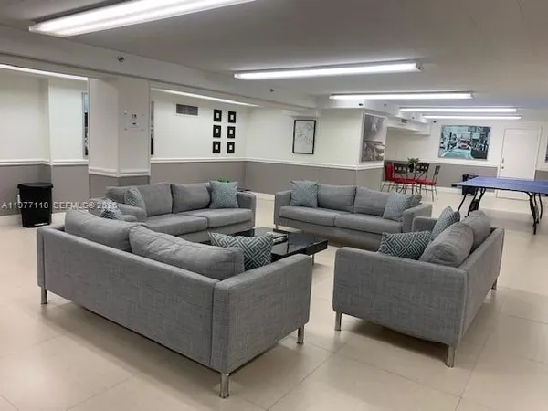 $2,400 | 100 Lincoln Road, Unit 531, Miami Beach, FL 33139