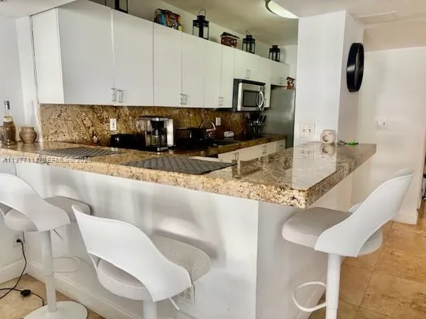 $2,400 | 100 Lincoln Road, Unit 531, Miami Beach, FL 33139