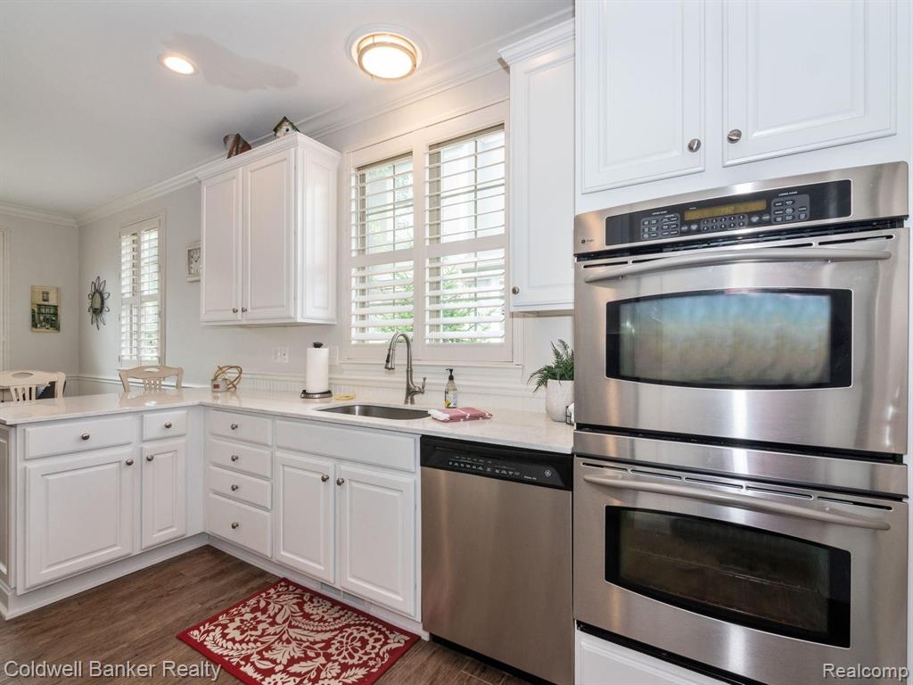 3817 Windingbrook Circle Rochester Hills, MI 48309 - Photo 14 of 46
