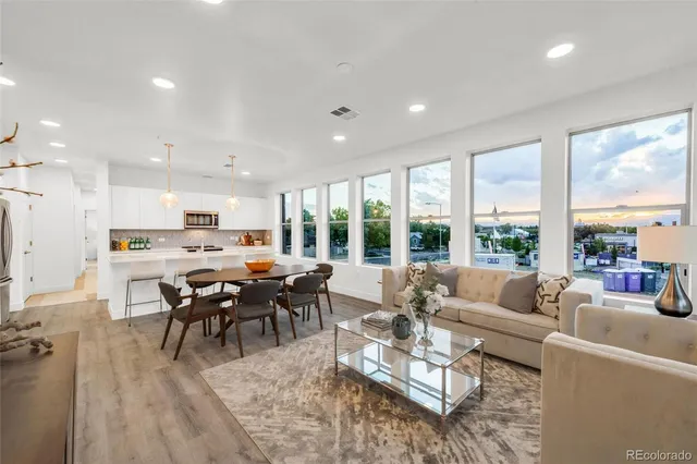 $2,945 | 2899 West 52nd Avenue, Unit 301, Denver, CO 80221